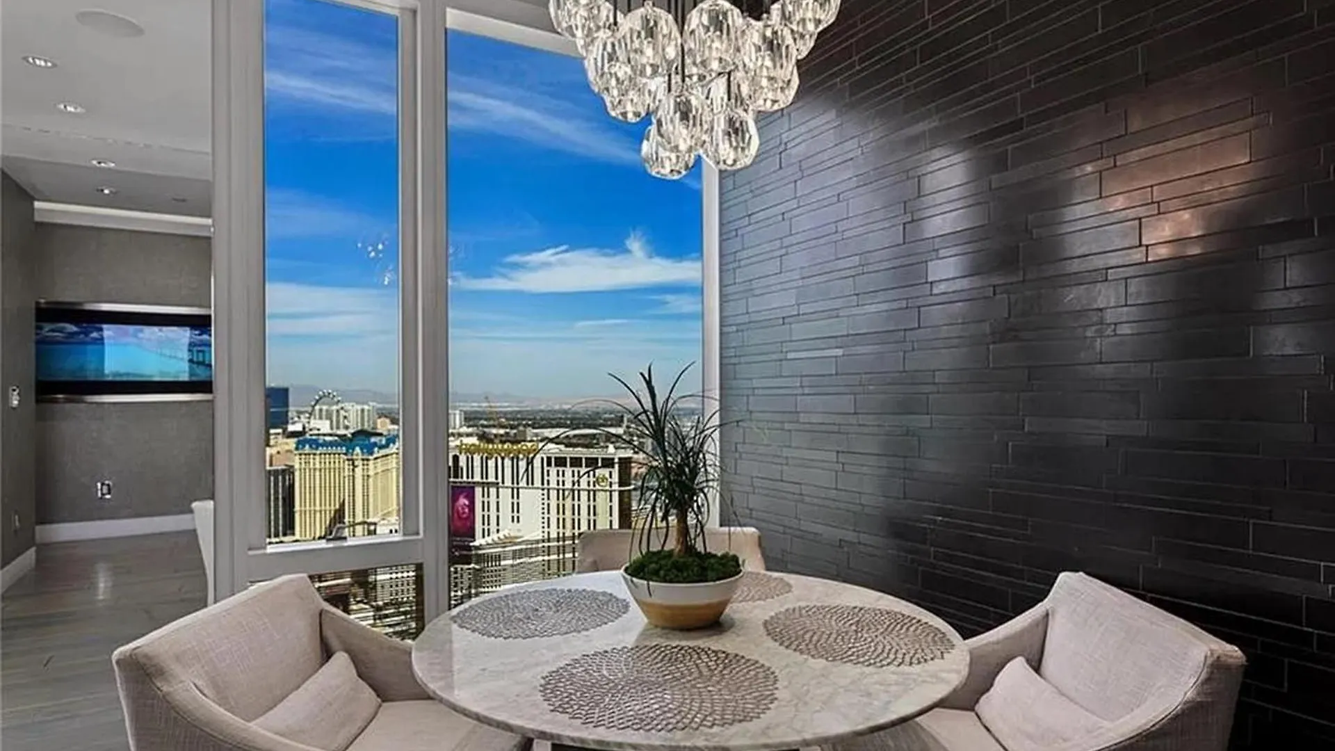 Апартаменты Lavish High-Floor Penthouse With Panoramic Views Лас-Вегас